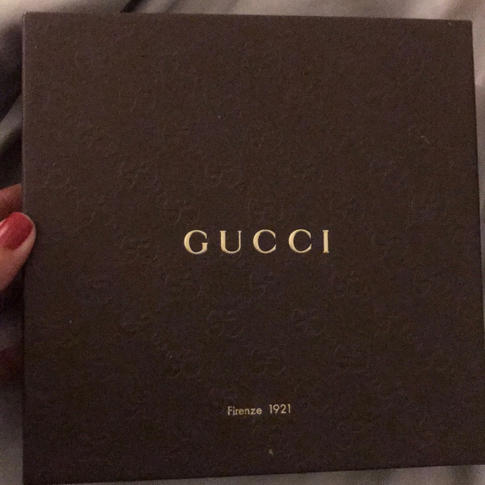 A Gucci belt - Picture 3 of 3